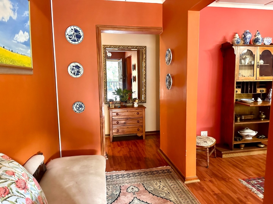 4 Bedroom Property for Sale in Glen Barrie Western Cape
